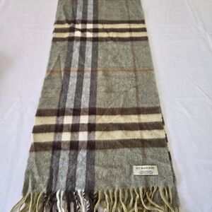 Burberry Plaid 100% Cashmere